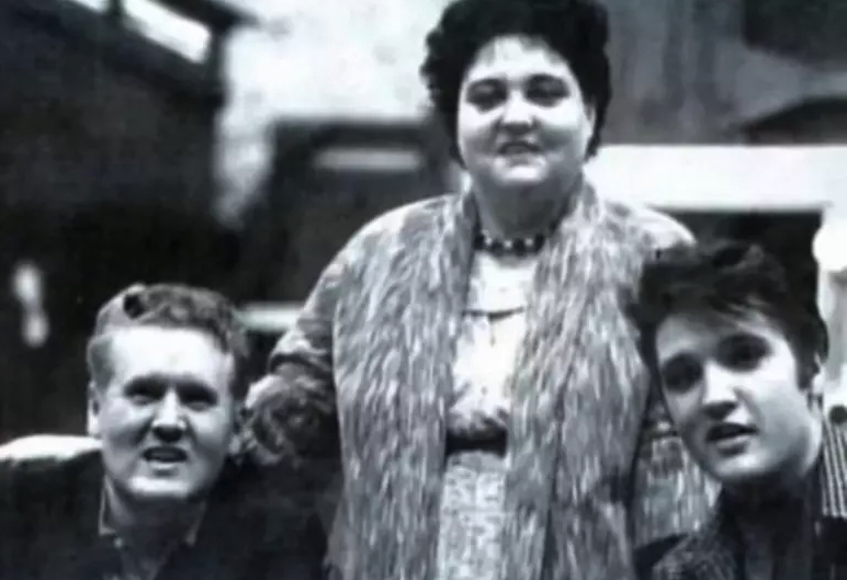 Elvis and His Parents